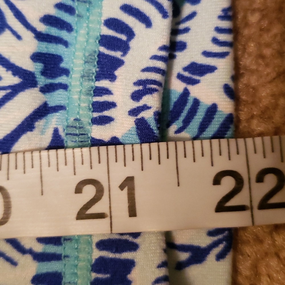 Lilly Pulitzer Luxletic Whisper Blue Women's Capris - Picture 12 of 12